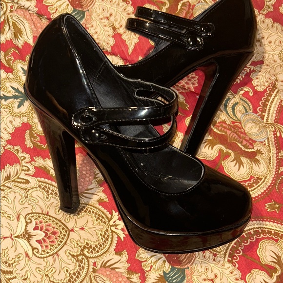 XXI Shoes - Forever 21 Glossy Black Platform Heels